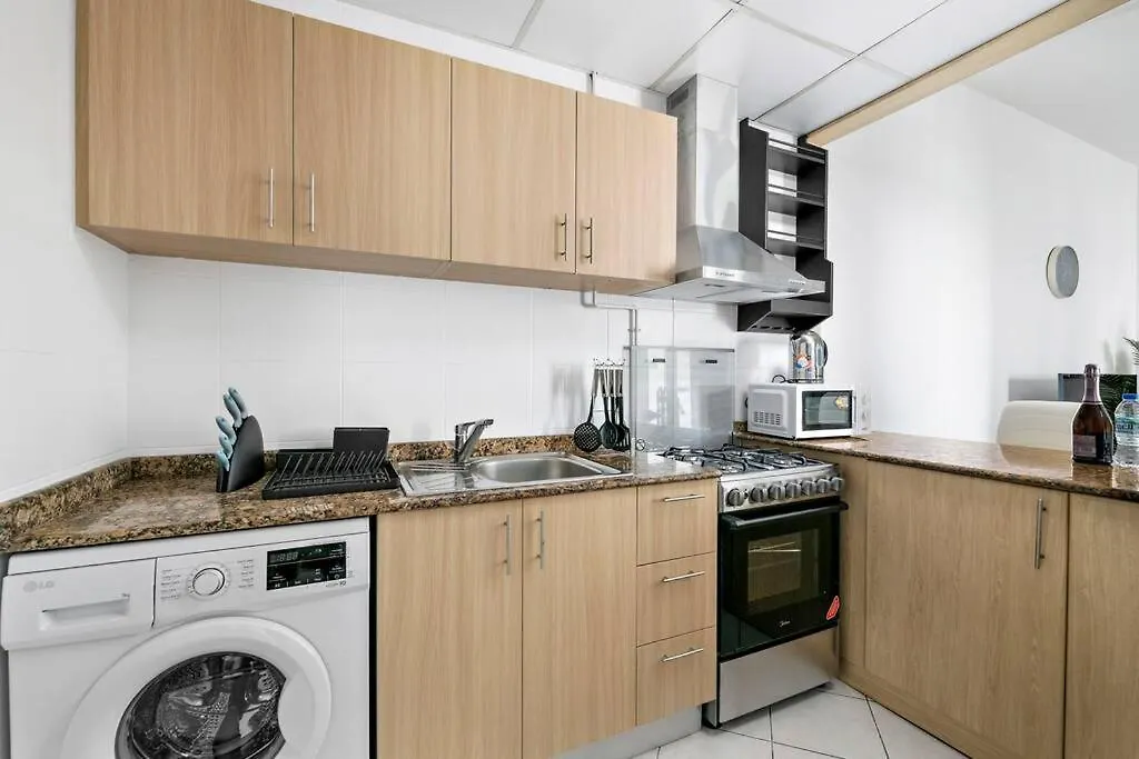 Stonetree - Furnished 1 Bedroom Apartment Near To Tram Dubái 0*,  Emiratos Árabes Unidos